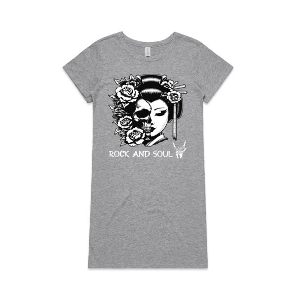 Geisha in Gothic Dress Thumbnail